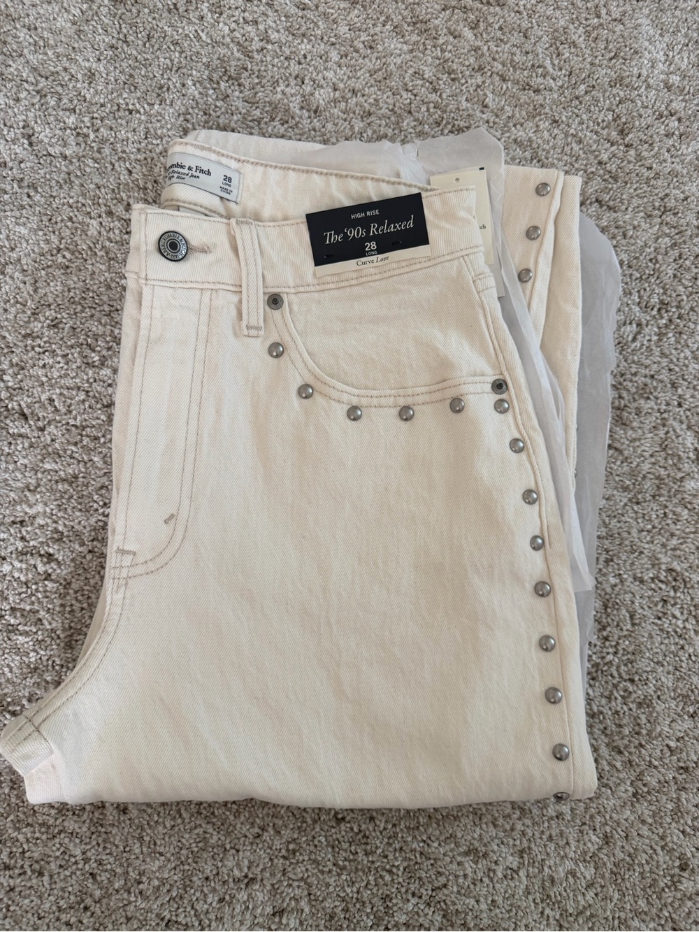 Abercrombie & Fitch The '90s Relaxed High-Rise Jeans cream/ivory studded